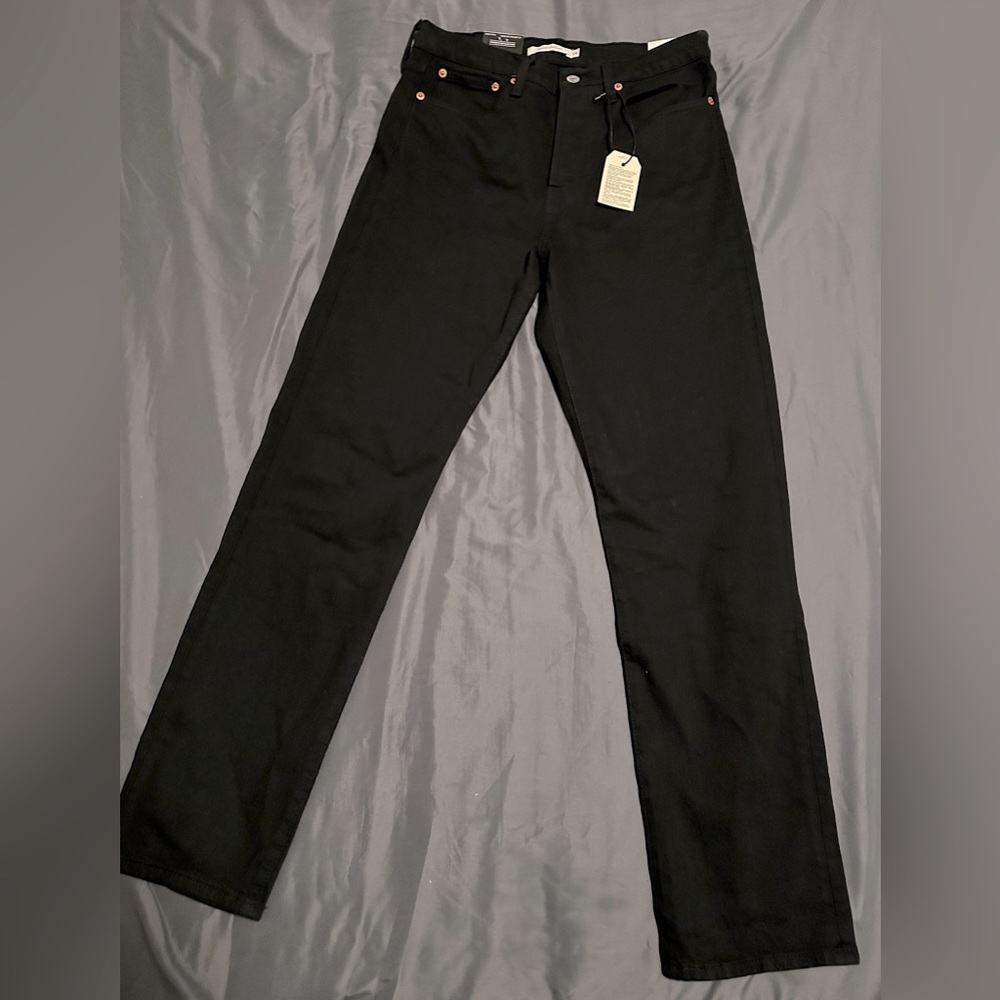 Women’s black Levi’s Wedgie Straight jeans size 28X30L